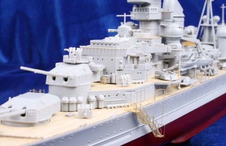 MK1 Design MD-35009 Pont en bois Prinz Eugen TRU 1/350