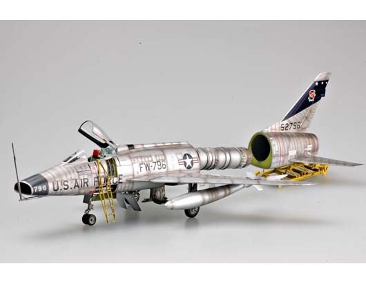Trumpeter 02232 Chasseur North American F-100D (1/32) – image 11