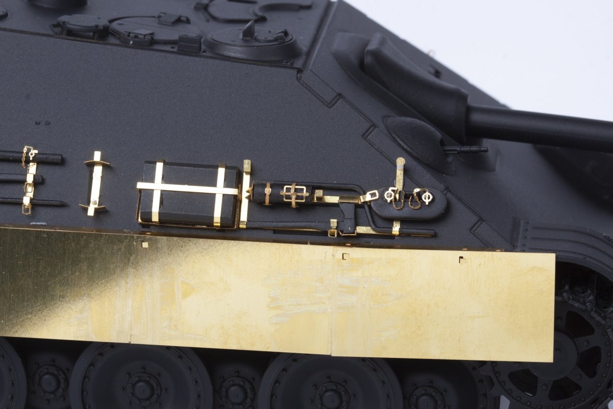 Eduard 36497 Jagdpanther Ausf. G1 Schurzen ACADÉMIE 1/35 – image 8