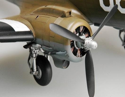 Trumpeter 02828 C-47A Skytrain 1/48 – Bild 3