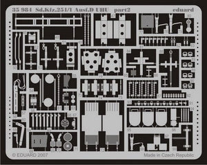 Eduard 35984 Sd. Kfz.251/1 Ausf. D UHU 1/35 AFV Club