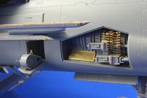 Eduard 32233 F-8E/J arme TRUMPETER 1/32 – image 2