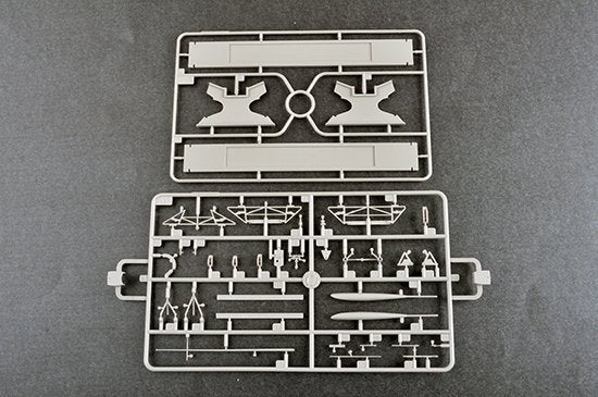 Trumpeter 05633 Porte-avions Weser 1/350 – image 9