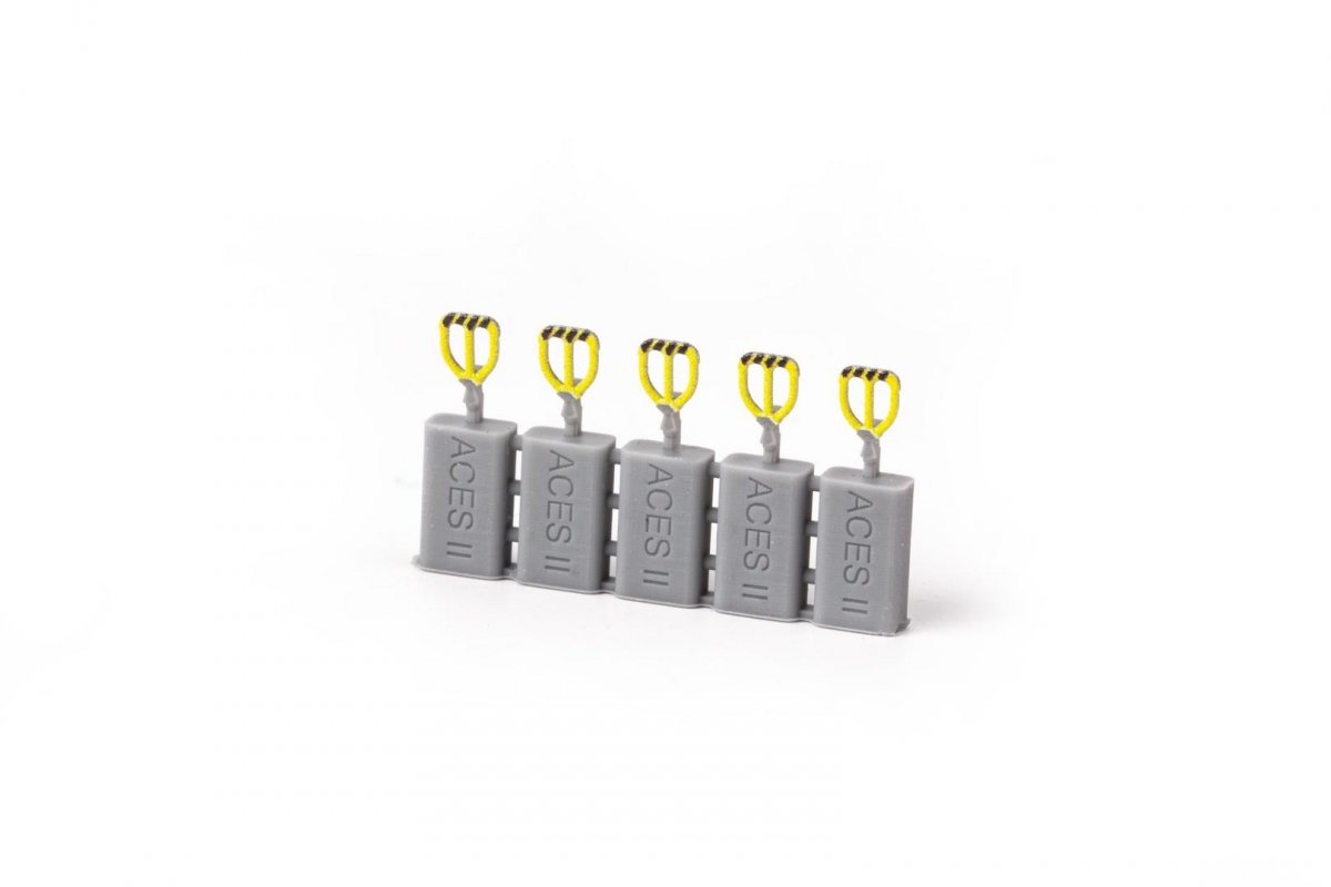 Poignées inférieures du siège éjectable Eduard 648836 ACES II, impression 1/48 – image 2