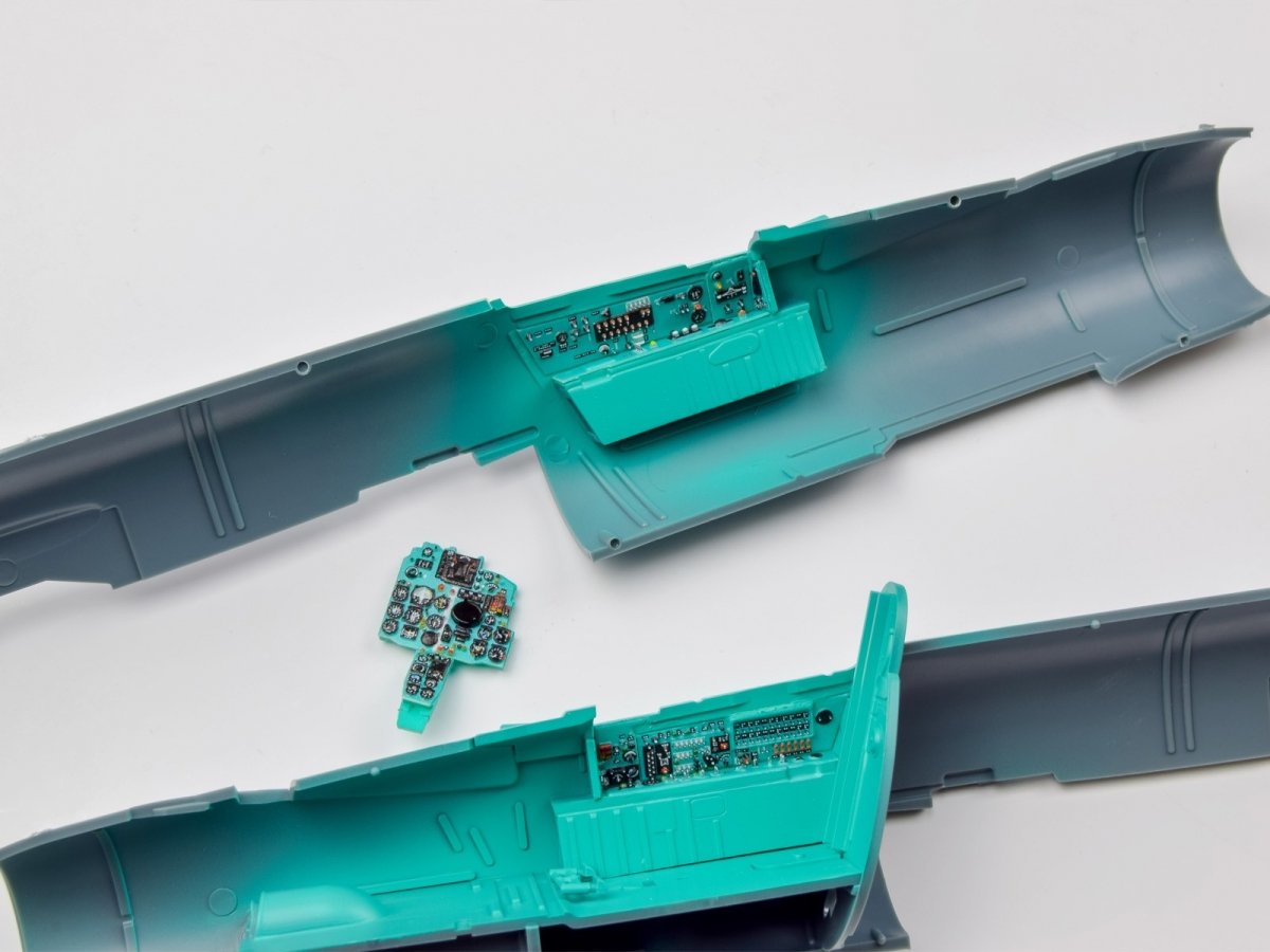 Red Fox Studio QS-48042 MiG-21 MF Fishbed J 1/48 – zdjęcie 8