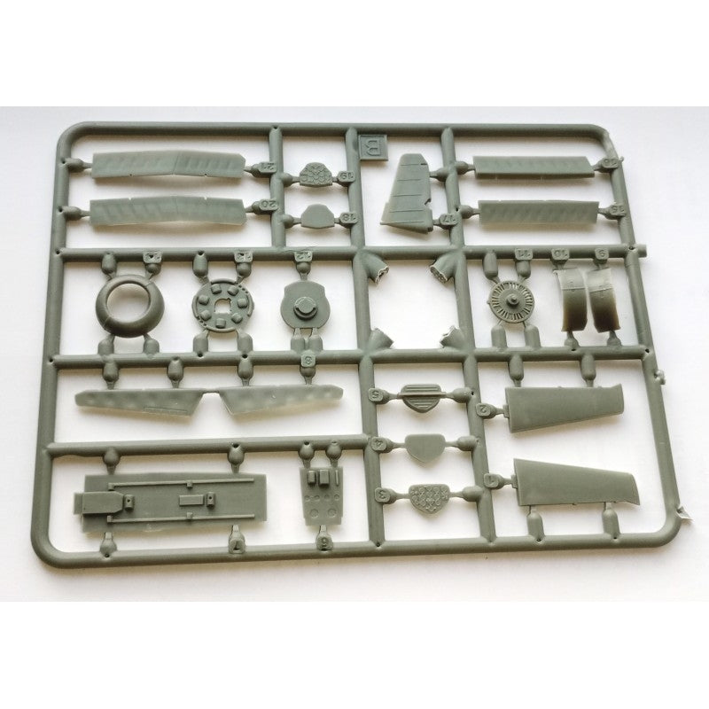 Réponse AA72041 PZL TS-8 Bies Production initiale WSK Okęcie 1/72  – immagine 9
