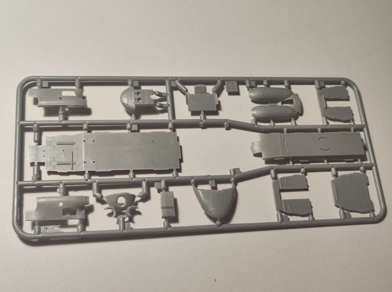 Réponse AA72002 PZL W-3A Sokół TOPR Hélicoptère de sauvetage 1/72 – image 10