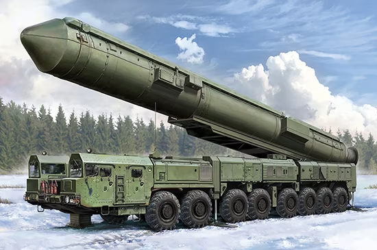 Hobby Boss 82952 15U175 TEL du complexe de missiles balistiques intercontinentaux RS-12M1 Topol-M à l&amp;#39;échelle 1/72