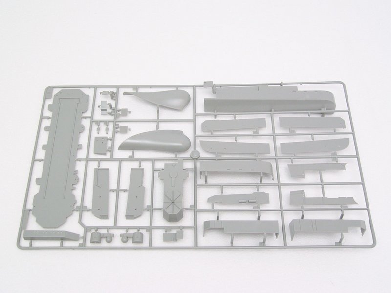 Trumpeter 05606 URSS Porte-avions Amiral Kouznetsov 1/350 – image 23