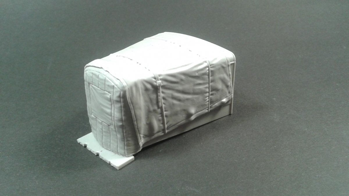 Panzer Art RE35-555 Hanomag SS100 compartiment moteur avec bâche en toile 1/35 – image 2