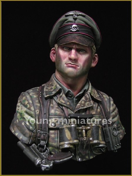 Young Miniatures YM1831 Officier SS allemand de la Waffen-SS 1944 1/10