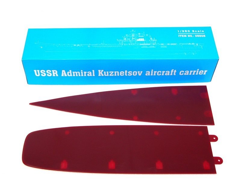 Trumpeter 05606 URSS Porte-avions Amiral Kouznetsov 1/350 – image 2