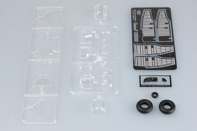 Trumpeter 02823 WELLINGTON Mk.III (1/48)  – image 4