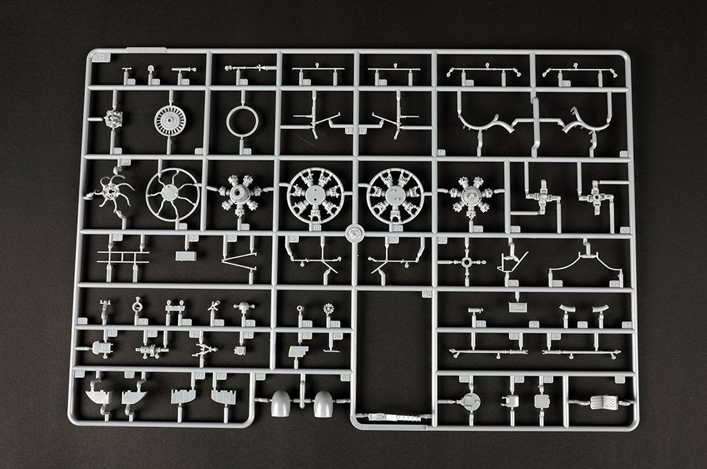 Trumpeter 05817 Mi-4A Hound 1/48 – image 8