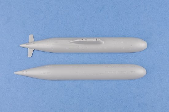 Hobby Boss 83525 Sous-marin d&amp;#39;attaque SSN de classe Akula de la marine russe (1/350) – image 4