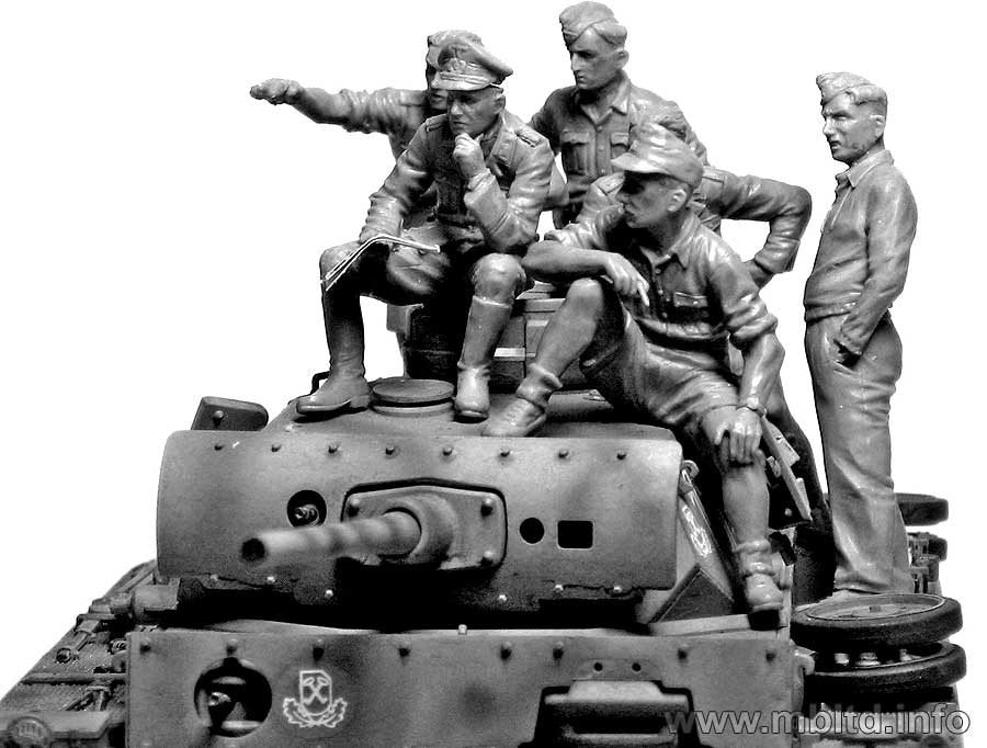 Master Box 3561 Rommel et l&amp;#39;équipage d&amp;#39;un char allemand (DAK, 1941-1943) 1/35 – immagine 5