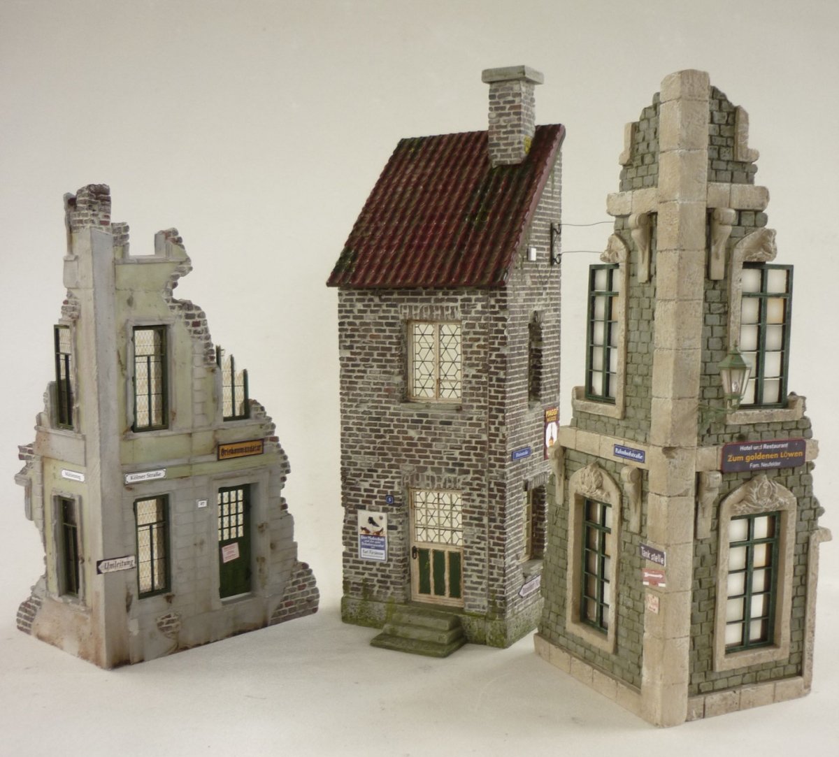 RT-Diorama 35255 Bâtiments d&amp;#39;angle (3 pièces) 1/35 – immagine 6