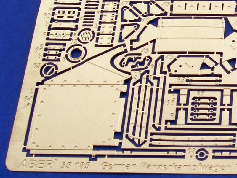 Aber 35185 Char moyen allemand Pz.Kpfw. IV, Ausf. D - vol.1 - coffret de base (1/35) – image 2