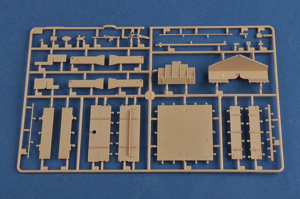 Hobby Boss 84554 allemand Sd.Kfz.179 Bergepanther Ausf.G version tardive 1/35 – Bild 6