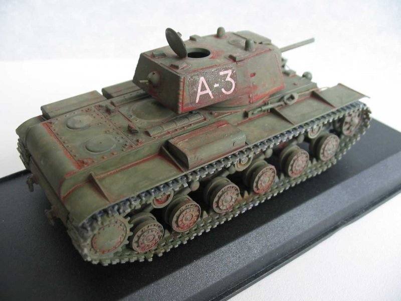 PST 72012 KV-1 Char lourd 1/72 – image 4