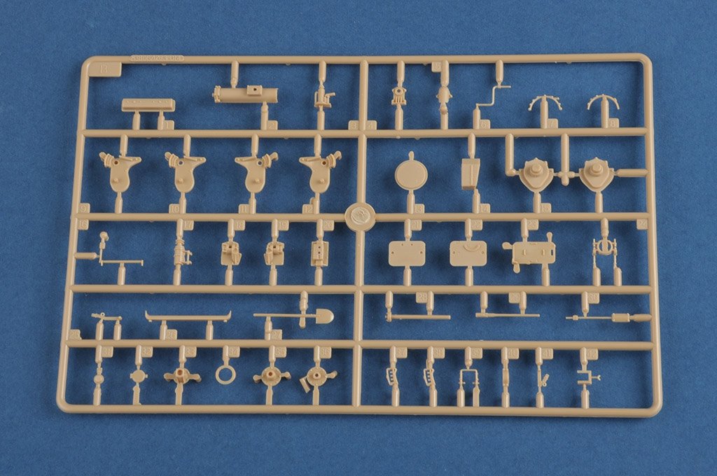 Hobby Boss 83894 Char français R35 avec tourelle FCM 1/35 – imagen 6