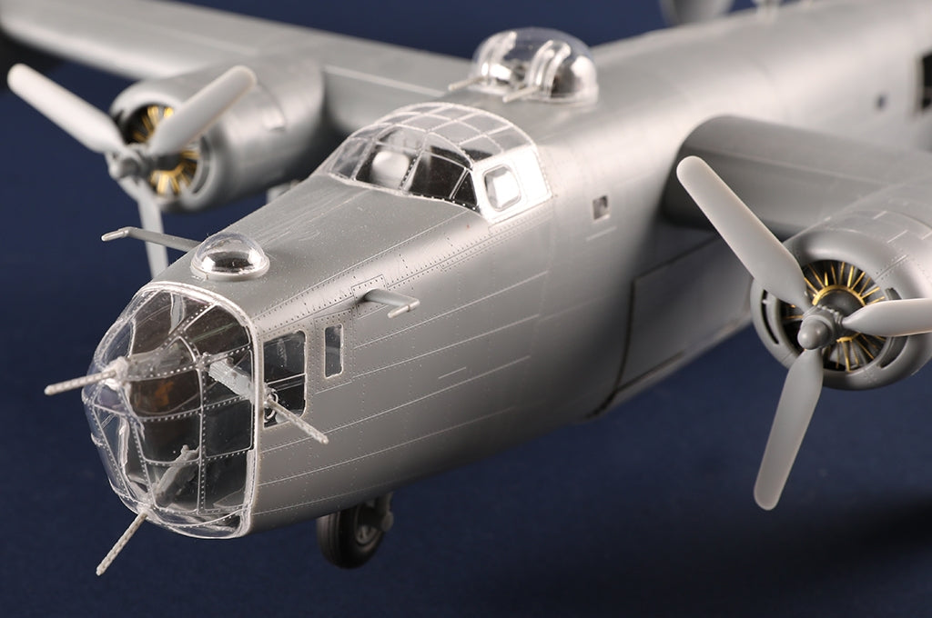 Hobby Boss 81775 US B-24D Liberator 1/48 – immagine 13