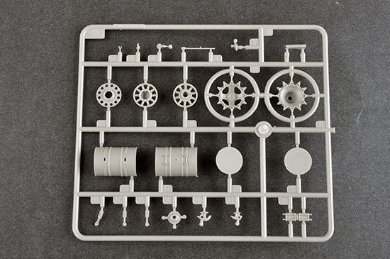 Trumpeter 09588 Char de combat principal russe T-80BVM (Corps des Marines) 1/35 – image 12