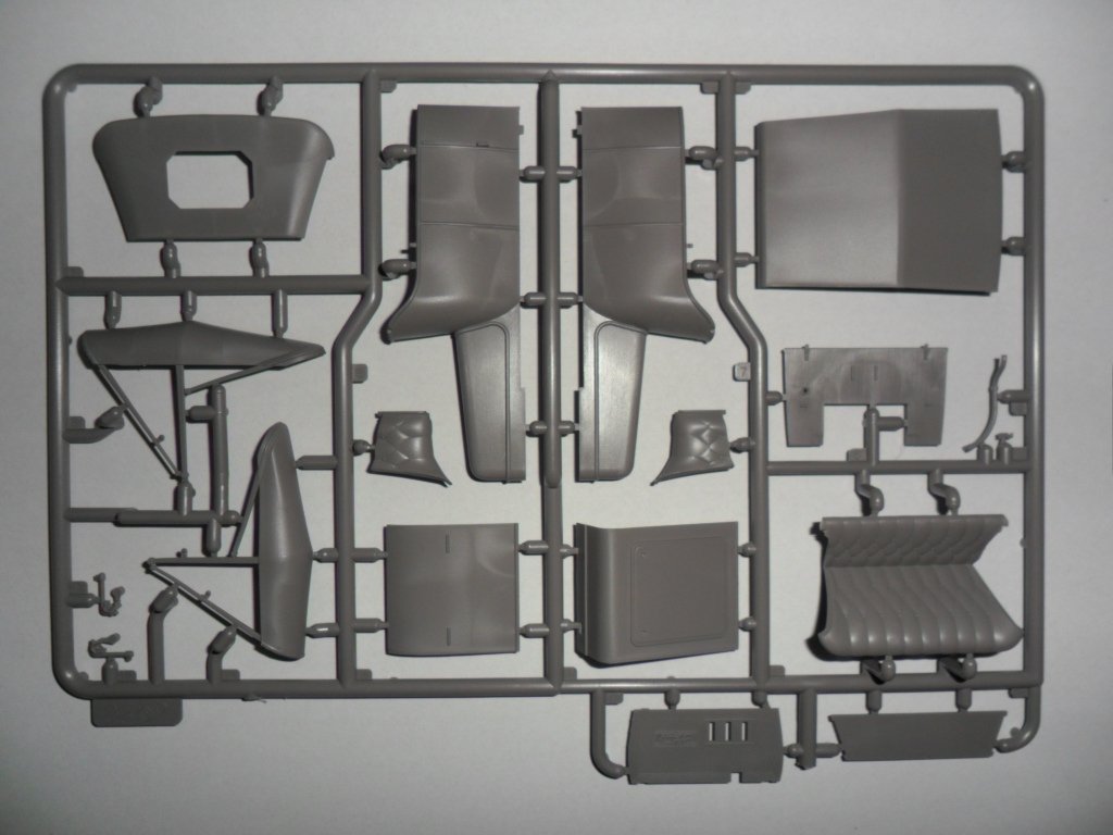 Camion de pompiers modèle T 1914 avec équipage (1/24) ICM 24017  – image 16