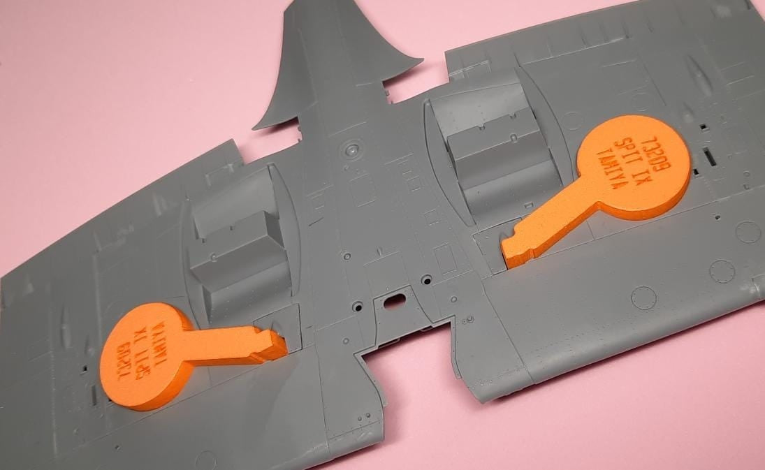 Omask 73209 Bouchons de puits de train d&amp;#39;atterrissage pour Spitfire Mk.IX (pour Tamiya) 1/32 – imagen 2