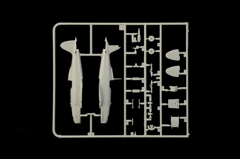 Italeri 1439 MC.202 Folgore 1/72 – image 9