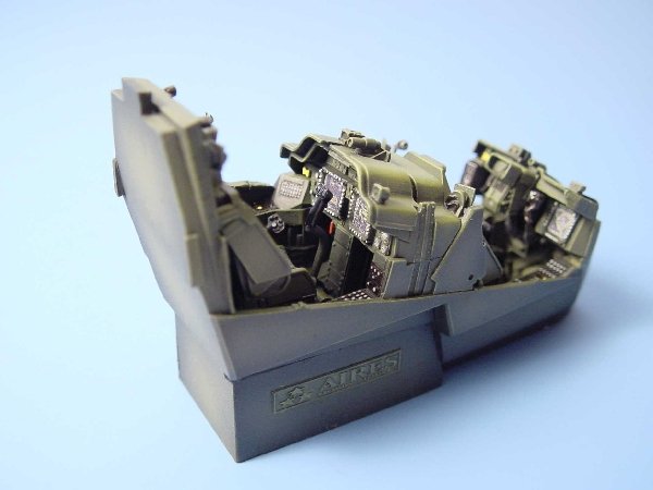 Ensemble de cockpit Aires 4137 AH-64D APACHE À BOURRE LONGUE au 1/48 Hasegawa