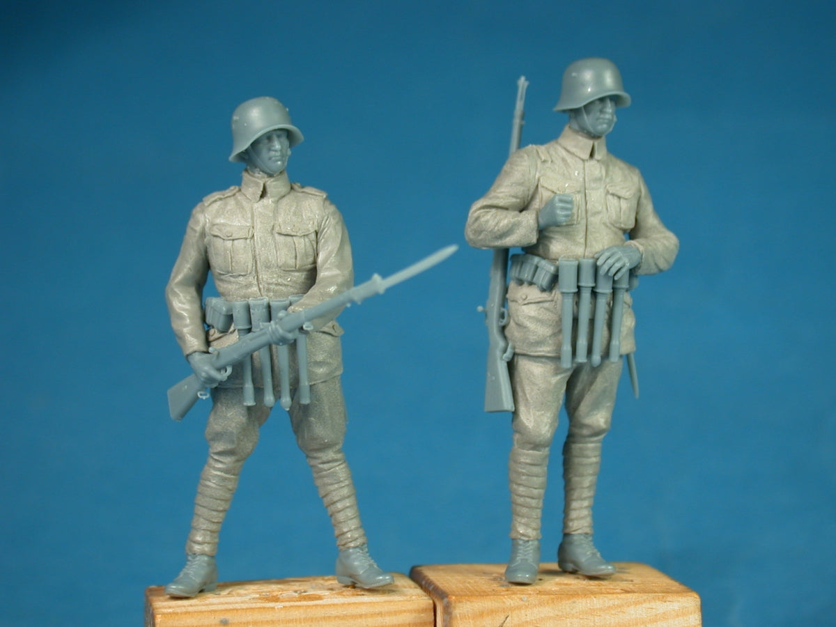 Figurine Copper State Models F35-044 Soldat des Freikorps allemands avec fusil, échelle 1/35  – image 2