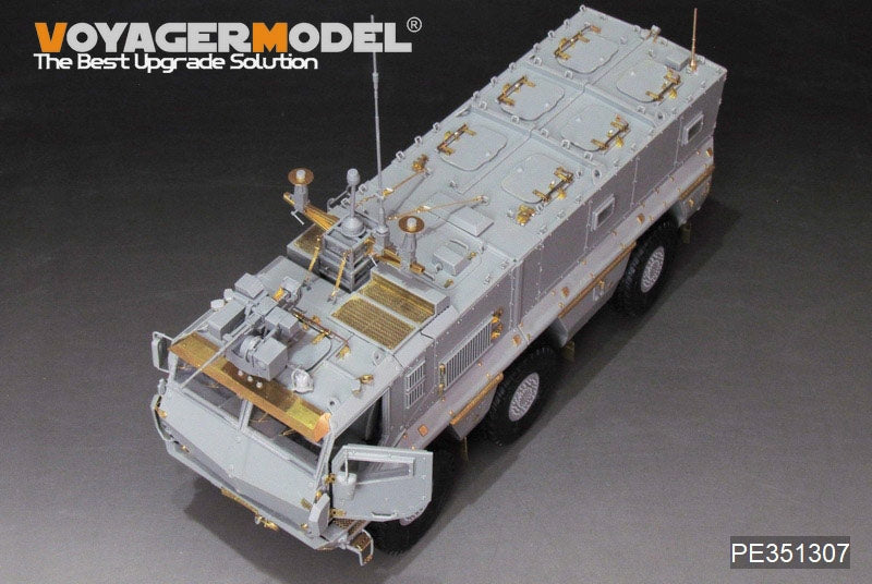 Maquette Voyager PE351307 KamAZ-63968 Typhoon-K russe moderne de base pour TAKOM 2082 / 2173 au 1/35 – image 7
