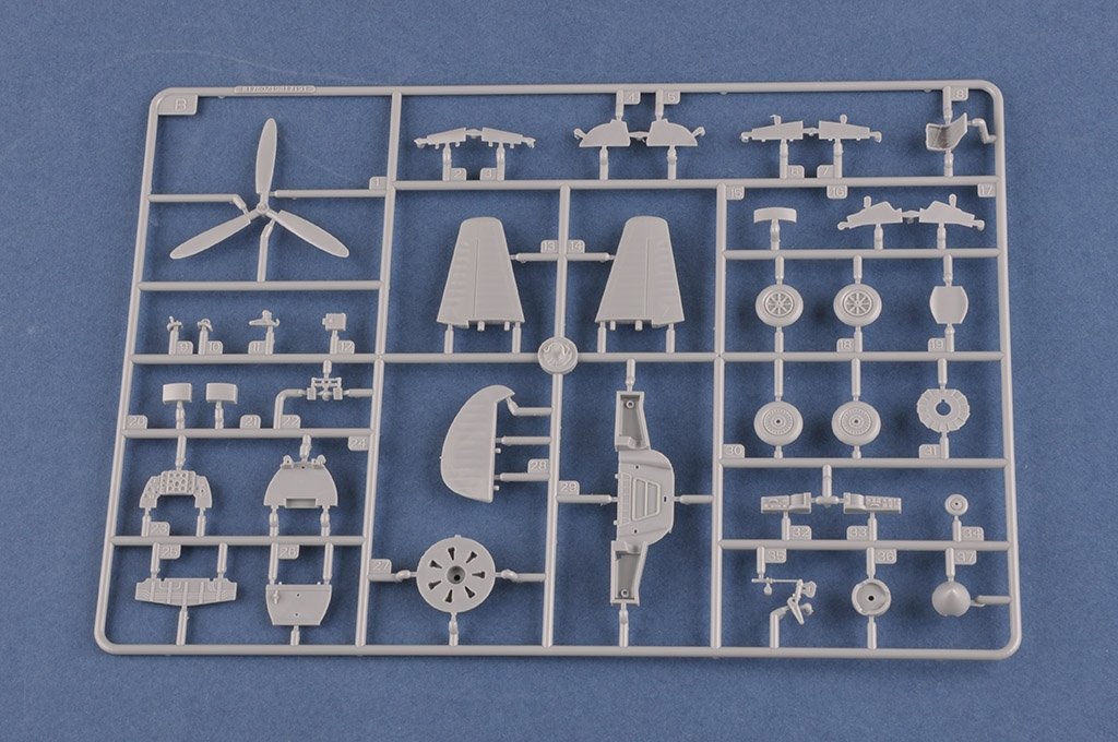Hobby Boss 81760 Lavochkin La-11 Fang 1/48 – image 9