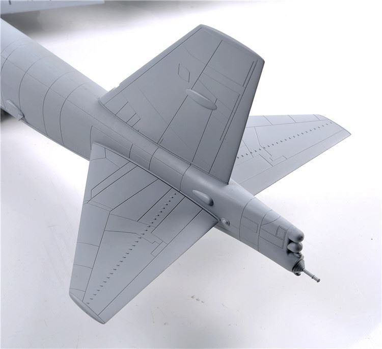 Modelcollect UA72200 B-52H US Stratofortress Bombardier stratégique 1/72 – imagen 20
