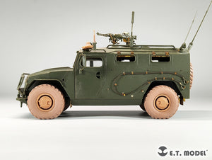 ET Model P35-154 Véhicule blindé haute mobilité russe GAZ-233014 STS TIGER Roues affaissées pour kit Meng 1/35  – immagine 9