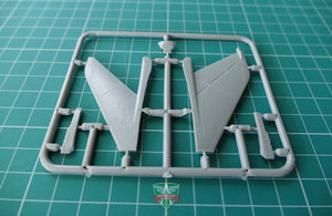 Modelsvit 72005 Sukhoi Su-7U (Entraîneur) 1/72 – image 4