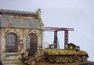 RT-Diorama 35292 Socle de diorama : « Hangar ferroviaire » 1/35 – immagine 9