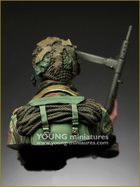 Young Miniatures SL005 COUPLE BRITANNIQUE DE LA SECONDE GUERRE MONDIALE - Red Devil – image 6