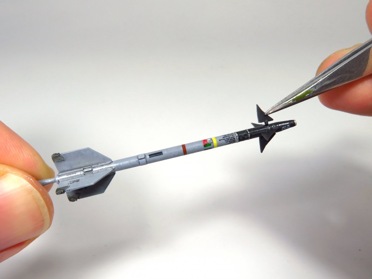 Armement du F-16 Eduard SIN648106 avec missiles Maverick, maquette KINETIC au 1/48 – image 18