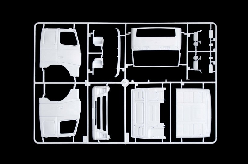 Italeri 3907 VOLVO FH16 520 CABINE COUCHETTE – image 12
