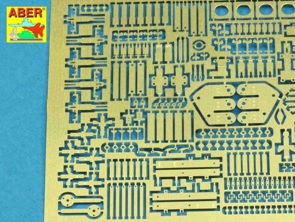Aber 35259 Sd.Kfz.18 Pz.Kpfw.VI Ausf.E Tiger I (s.PzAbt. 501 en Tunisie) (1/35) – imagen 5