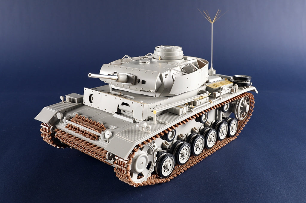 Trumpeter 00955 Pz.Bef.Wg.Fahrgestell Pz.Kpfw.III.Ausf.J 1/16 – zdjęcie 6