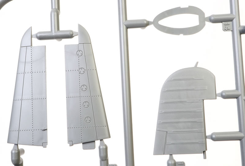 Magic Factory 5001 F4U-1A/2 Corsair Dual Combo Édition Limitée 1/48 – image 6
