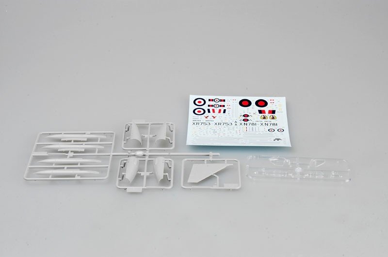Trumpeter 01654 BAC Lightning F.6/F.2A 1/72 – image 3