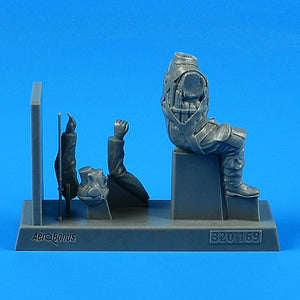 Aerobonus 320169 Pilote de chasse japonais de la Seconde Guerre mondiale 1/32