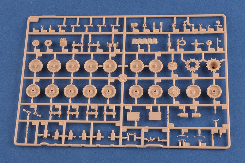 Hobby Boss 84557 Leopard C2 MEXAS avec chasse-mines à chenilles TWMP, échelle 1/35  – immagine 9