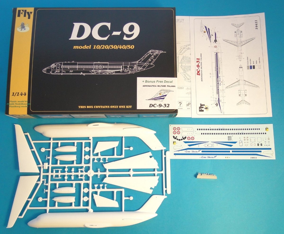 Fly 14411 DC 9-32 Aeronautica Militare Italienne (1/144) – immagine 2