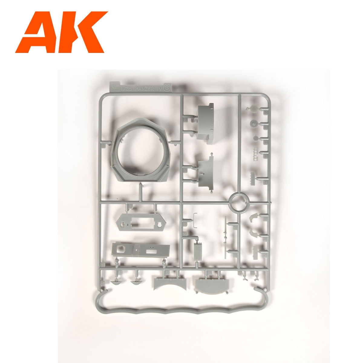 AK Interactive AK35504-A PZ.KPFW.IV AUSF.D AFRIKA KORPS + DAK PANZERFAHRER 1/35 – Bild 18