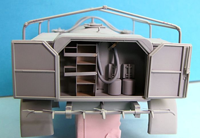 Mirror Models 35165 CMP CHEVROLET C60L CAMION-EAU (1/35) – image 4